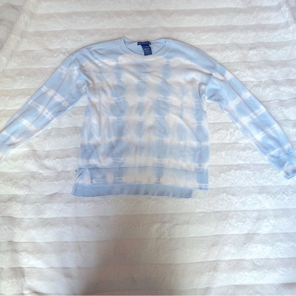 Design History Men's Light Blue and White Crewneck Sweater
